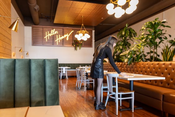 TheHive-155A0916-Enhanced-NR-600x400-bf06395